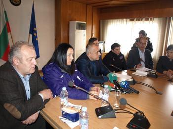  Ще бъдат наградени водачите на тежкотоварните машини, които с риск за живота си са работили по 20-30 часа