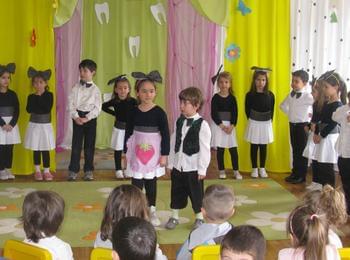 С  празник „Зъбки бели като гъбки” ДГ „Слънце” отбелязаха Световния ден на оралното здраве