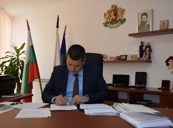  Кметът на Неделино Боян Кехайов подписа договор с МТСП по процедура "Развитие на социалното предприемачество"