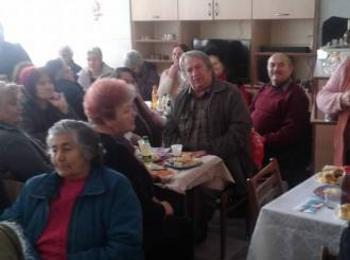 Празнуваха "Бабинден" в  пенсионерски клуб "Надежда" в Девин