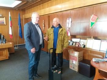 Пенсионерски клуб „Орфей” получи уредба, дарена от кмета Мелемов 