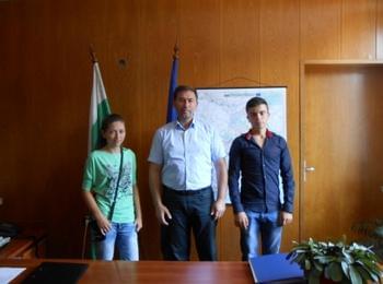 Кметът на Мадан с личен жест към първенците на Випуск 2014