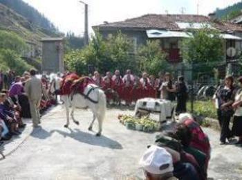  Празнуват „Среде лято” в село Мугла