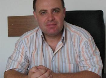 Министър Найденов: Може да затворим и големи магазини