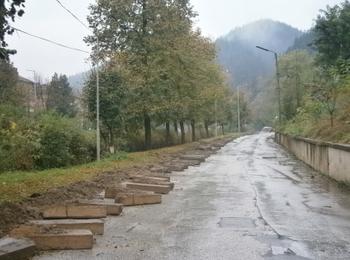 Заради ремонт затварят временно за движение улица в Мадан