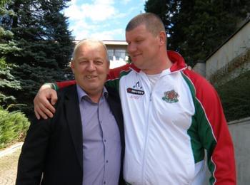 Тежкоатлетът Величко Чолаков: Николай Мелемов доказа, че милее за спорта и за града