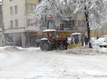 Обилен мокър сняг заваля в Смолян и Чепеларе