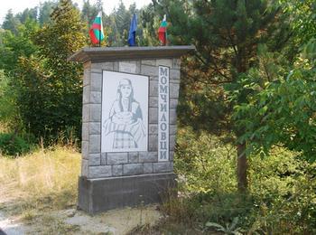  Жители на Момчиловци обявиха дарителска кампания за иконостаса на храма