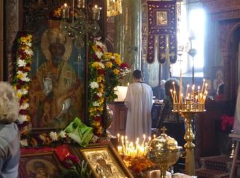Много вярващи се събраха на Летен Никулден в Устово
