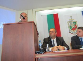 Кметът Мелемов предлага да има  инициативи за включването на гражданите в работата на полицията и общината