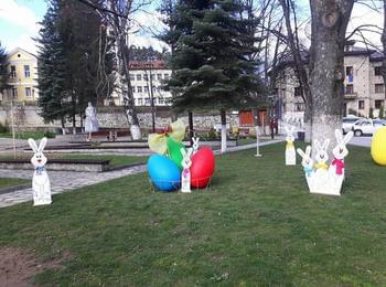 Празнична украса за Великден в Чепеларе /СНИМКИ/