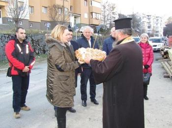 С водосвет и първа копка бе даден старт на изграждането на подпорна стена на ул.”Петър Берон” до Римския мост в Смолян
