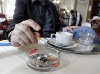 Здравни инспектори съставиха акт за пушене на забранено място