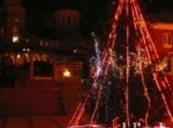 Запалват светлините на коледната елха в Девин