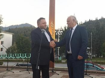 ЮЕМФ, УЗБЕКИСТАН И ОБЩИНА СМОЛЯН ЩЕ СИ СЪТРУДНИЧАТ В ОБЛАСТТА НА   МЕДИЦИНАТА И ТУРИЗМА