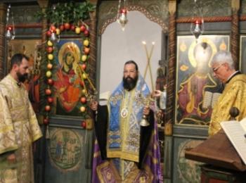Малко повечерие с Богородичен акатист, първа статия бе отслужено в с. Широка лъка