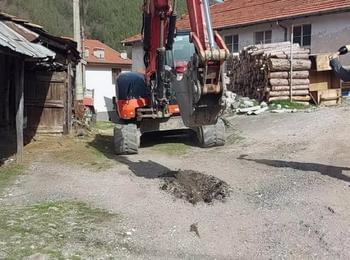 	 Кметът Здравко Иванов даде старт на частичната подмяна на водопровода в кв. Настан