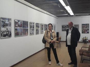 Сашо Сарандалиев разказва във фотоизложба за Роженските събори през годините