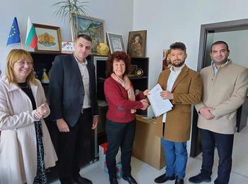 Ротари клуб "София Триадица" с дарение за МБАЛ-Девин 