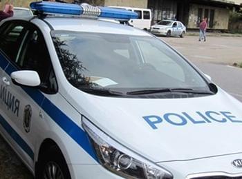 Откраднаха автомобил, по-късно го откриха изоставен със следи от ПТП