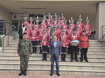 Младите гвардейци от СУ "Св.св.Кирил и Методиий" - Рудозем отбелязаха тържествено Деня на Европа 