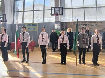 В спортната зала на ППМГ „Васил Левски“ бе даден старт на традиционното състезание „Лъвски скок“