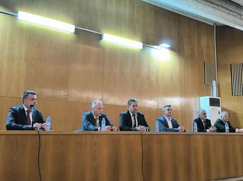 Министър Вълчев: Значително увеличение на часовете по природни науки и математика предвижда промяната в учебния план