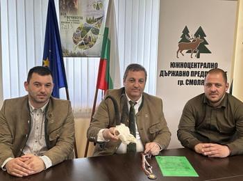 Директорът на ЮЦДП инж.Бакалов представи трофей от дива коза с показатели за нов национален рекорд, добит в ДЛС „Кормисош“