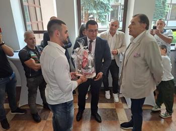 Кметът на Девин Здравко Иванов: „Карлос Насар е гордост за България и вдъхновение за младите“