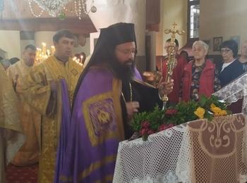 Смолянският епископ Висарион възглави архиерейска св. Литургия в храм „Св.св. апли Петър и Павел” –село Соколовци