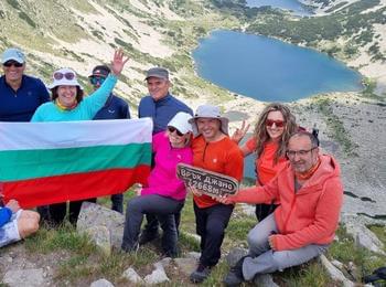 Туристи от Смолян покориха връх Джано в Пирин