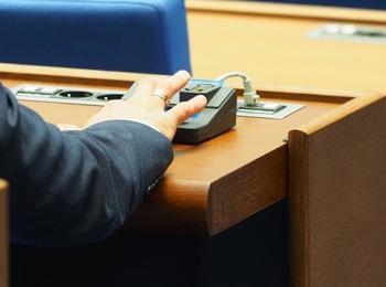 Заплатите на депутатите - 11% нагоре след ваканцията