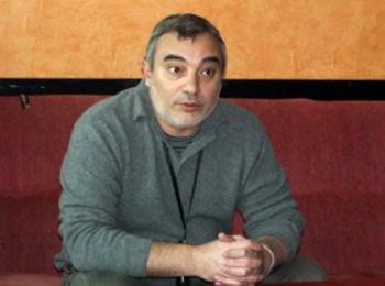 Кръстю Кръстев още 4 години шеф на театъра