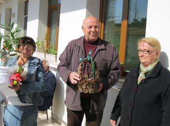 Усмивки след празника в Дома за стари хора в село Фатово