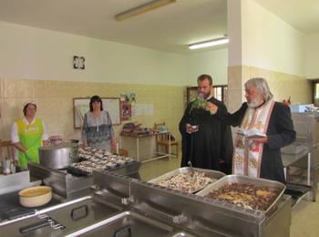 С водосвет и курбан , Дома във Фатово отбеляза празника на Св.равноапостоли Константин и Елена