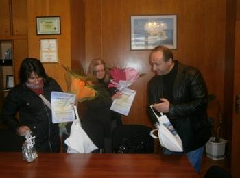Удостоиха Екатерина Лазарова и Бистра Панджилова с грамоти за съхранение и развитие на народните изкуства