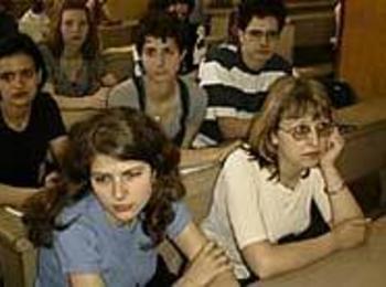 Половината зрелостници са неграмотни
