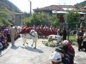  Празнуват „Среде лято” в село Мугла