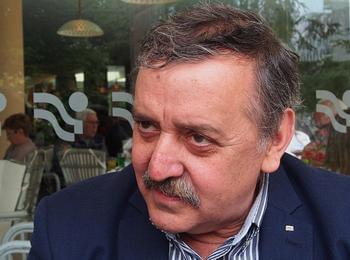 Проф. Кантарджиев: Грипът дойде, носете си мокри кърпички .