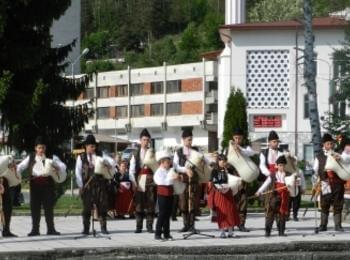 С ФОЛКЛОРЕН КОНЦЕРТ В МАДАН ОТБЕЛЯЗАХА ЕВРОПЕЙСКАТА ГОДИНА НА КУЛТУРНОТО НАСЛЕДСТВО