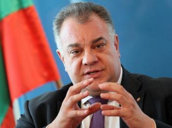  Проблемът с медиците е като бомба със закъснител, притеснен Ненков
