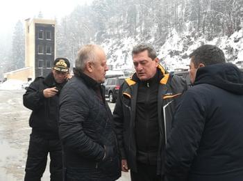 До края на деня пътя за Пампорово ще бъде отворен, остава бедствено положението в Смолянско