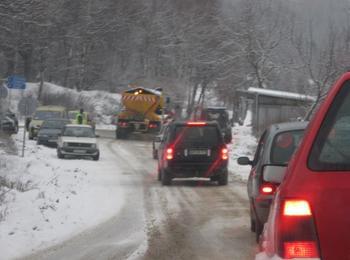 Въведени са ограничения по пътищата в Смолянско