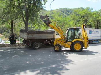 Почистват основно главните транспортни връзки на Смолян 