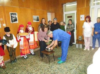 Бабинден стягат в смолянската болница