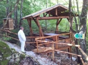 Статистика организира туристически поход по повд 135-тата годишнина