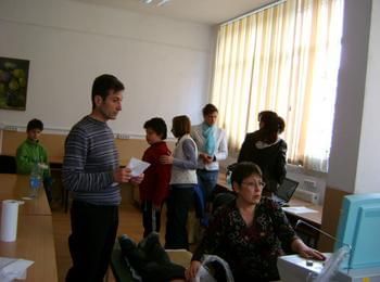 Преглеждат ученици за бъбречни заболявания