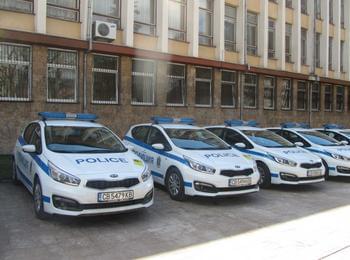 Връчват новите автомобили на КАТ 