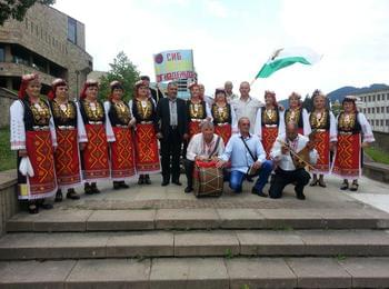 Съюзът на инвалидите благодари на Владимир Уручев и Николай Мелемов за фолклорния фестивал в Смолян