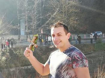 Ангел Ангелов от Варна хвана кръста в река Черна